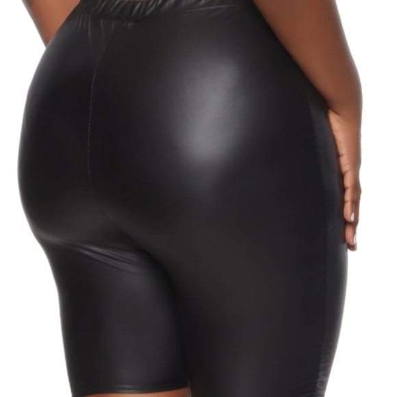 Leather biker shorts - Picture 2 of 3